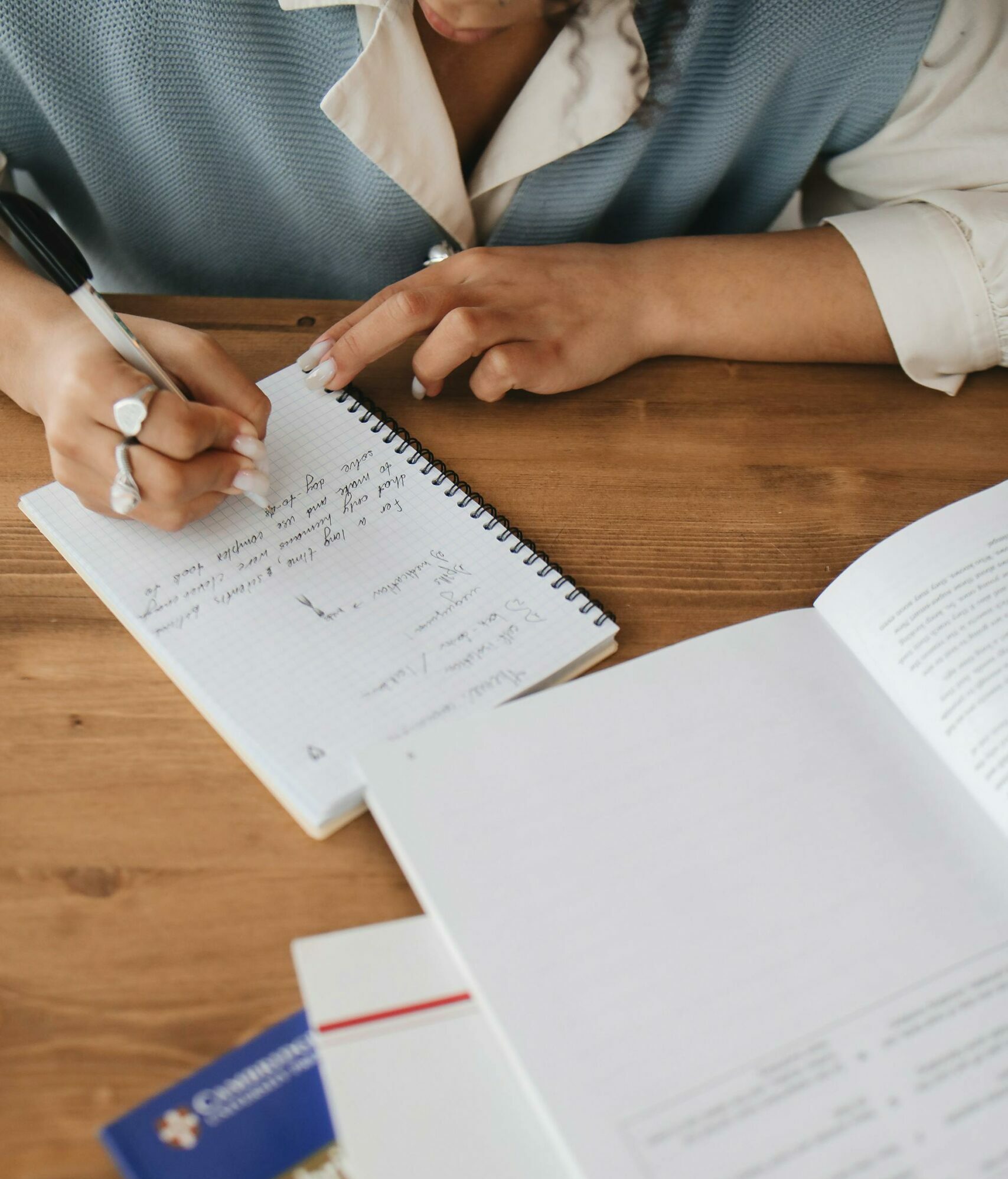 imagen de alumna estudiando inglés